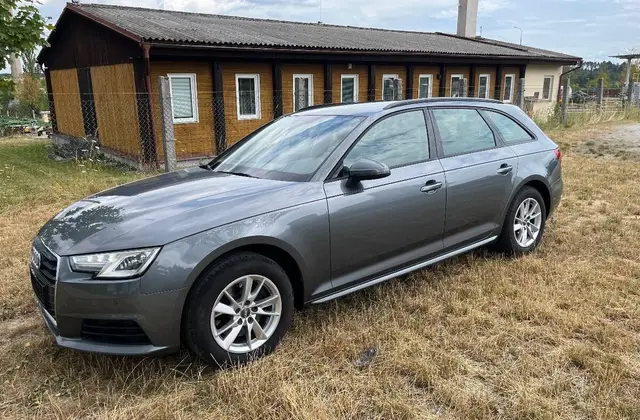 Audi A4 – fotografie 1